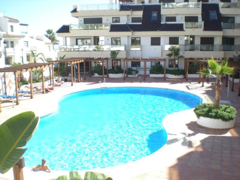 מנילבה Marina Del Castillo, Duquesa Beachfront Apartment מראה חיצוני תמונה