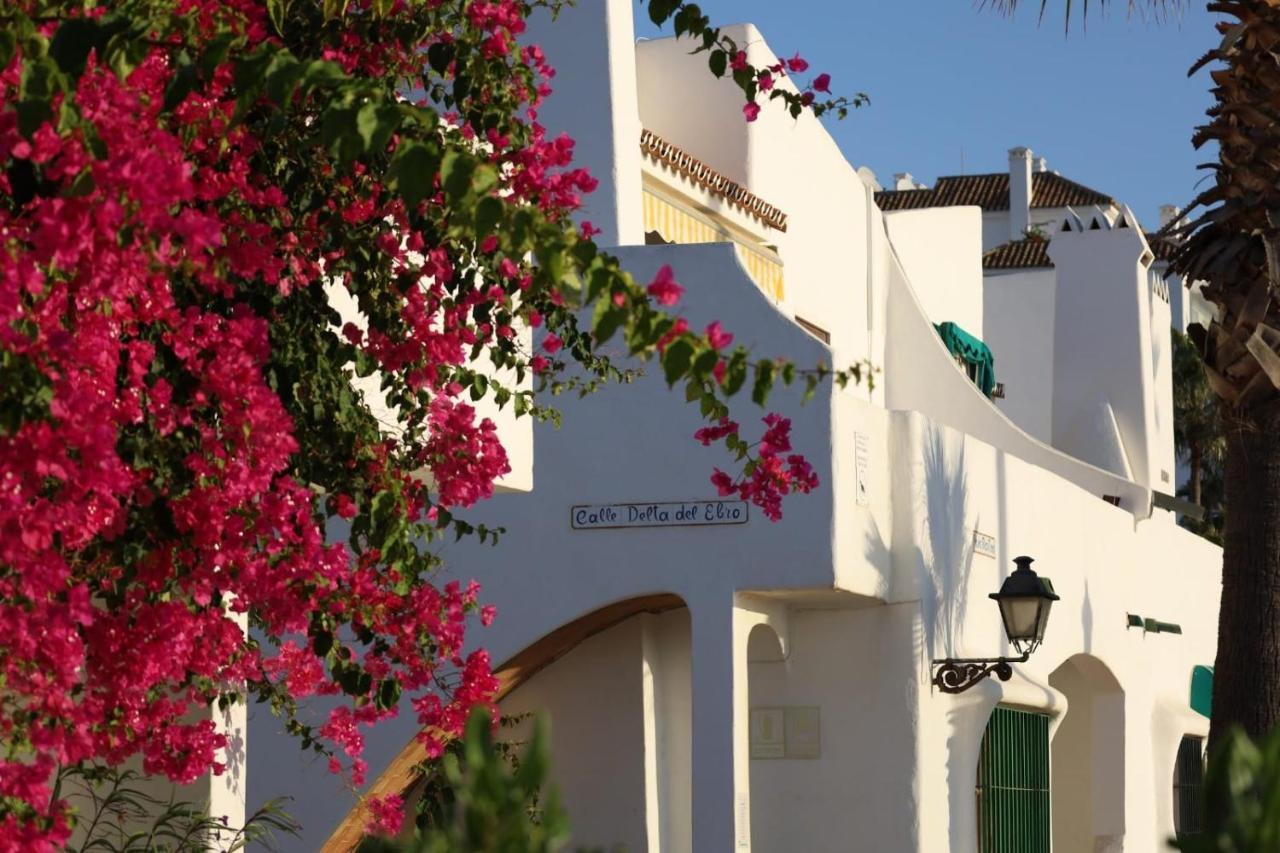 מנילבה Marina Del Castillo, Duquesa Beachfront Apartment מראה חיצוני תמונה