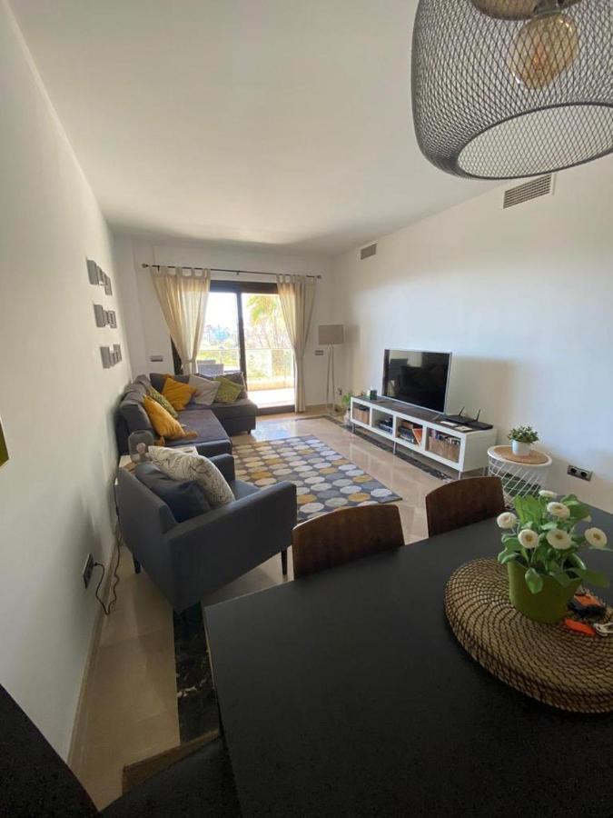 מנילבה Marina Del Castillo, Duquesa Beachfront Apartment מראה חיצוני תמונה